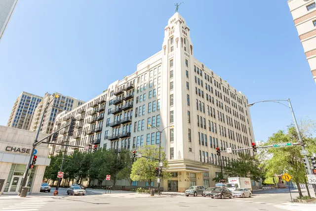 One River Place Apartments