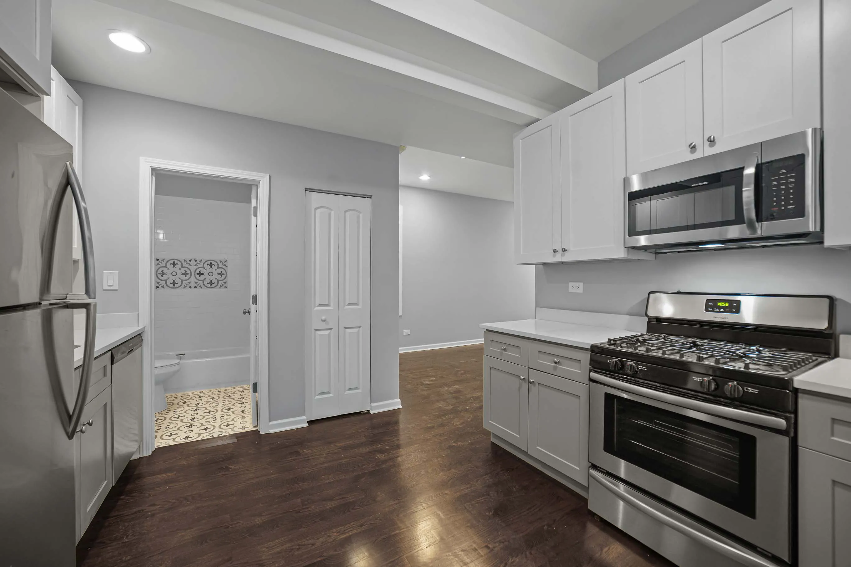 2 Bedroom unit kitchen model at 1603 South Wood Apartments