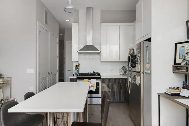 943 North Crosby Apartments