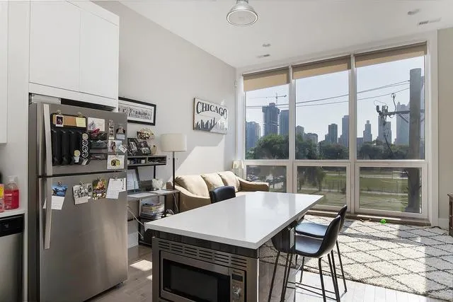 943 North Crosby Apartments