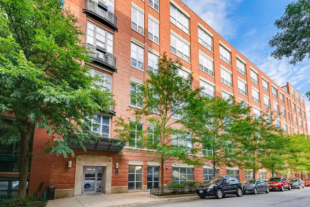 Pac Loft Apartments