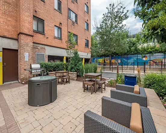outdoor lounge area at Reside on Morse Apartments in Chicago