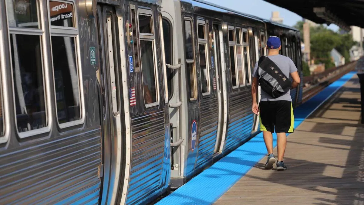 furnished living room at Centrum Lakeview Apartments at 1714 West Roscoe