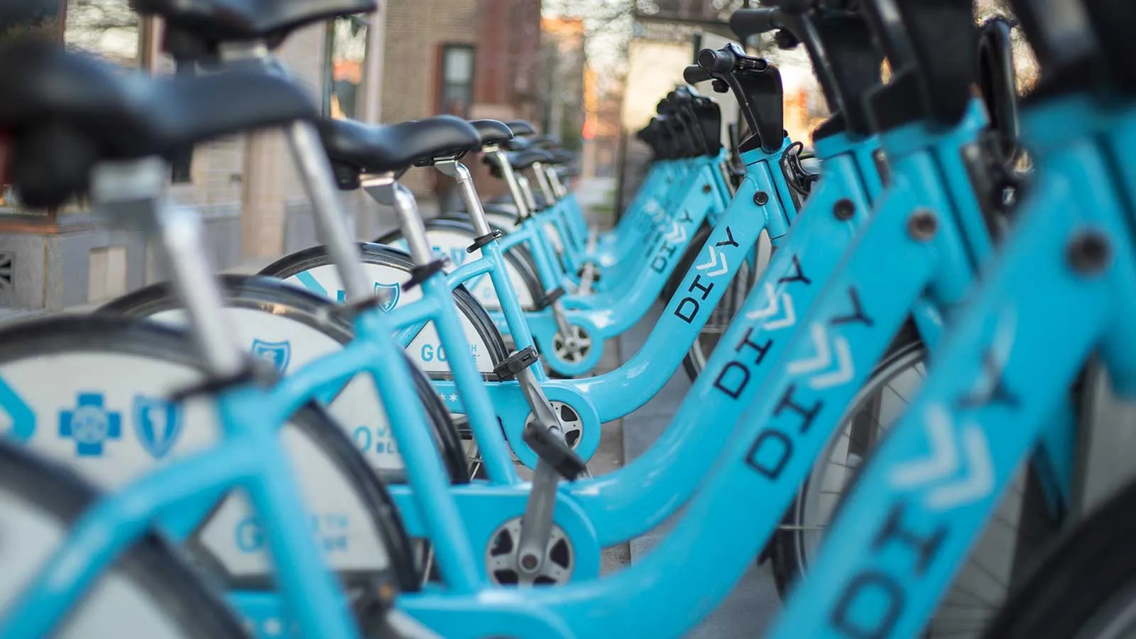 furnished living room at Centrum Lakeview Apartments at 1714 West Roscoe