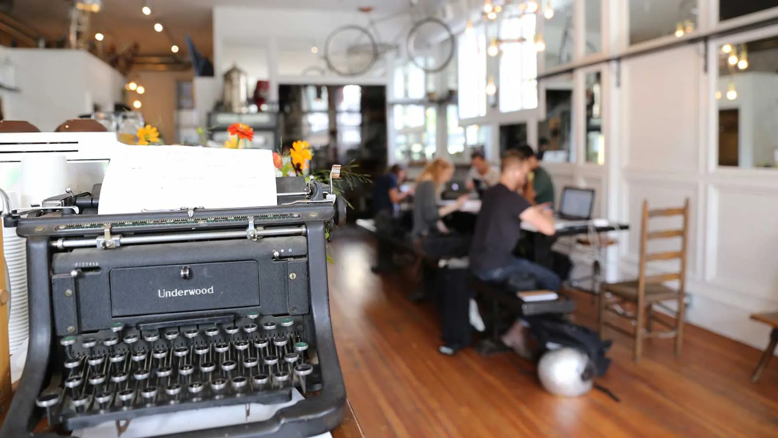 furnished living room at Centrum Lakeview Apartments at 1714 West Roscoe