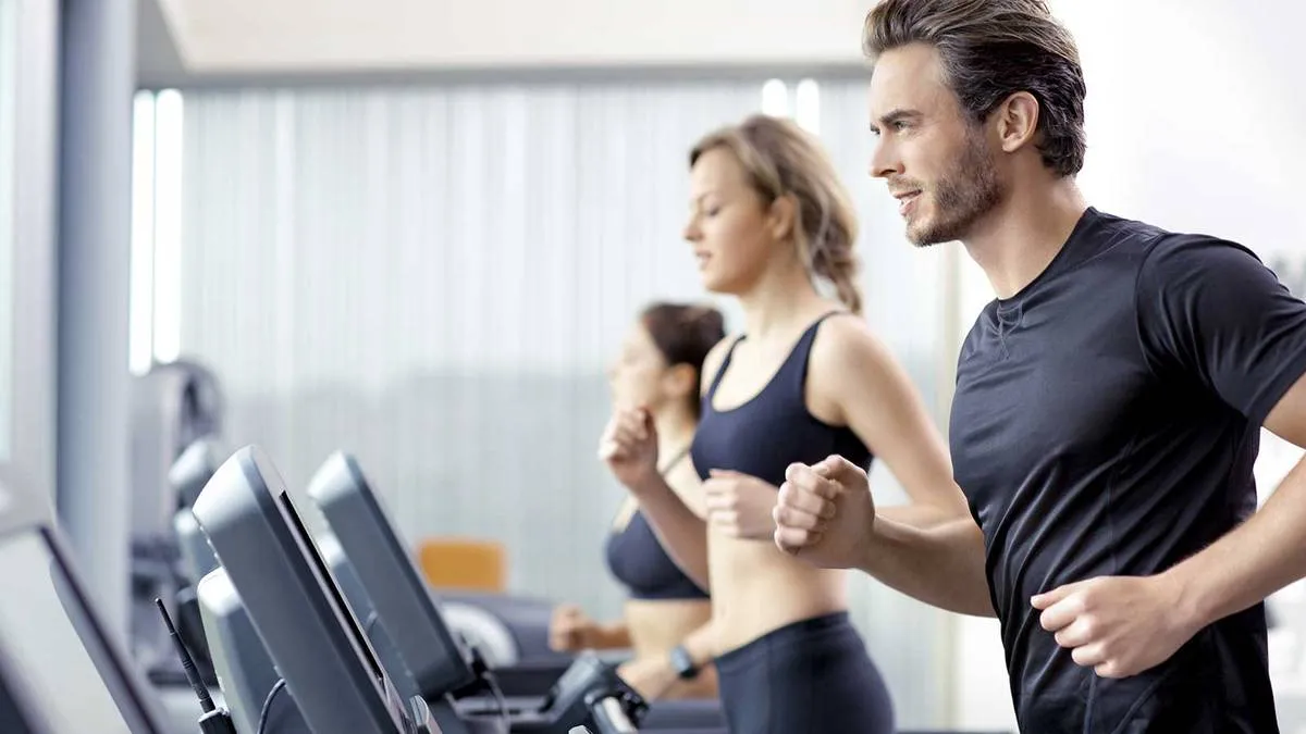 furnished living room at Centrum Lakeview Apartments at 1714 West Roscoe