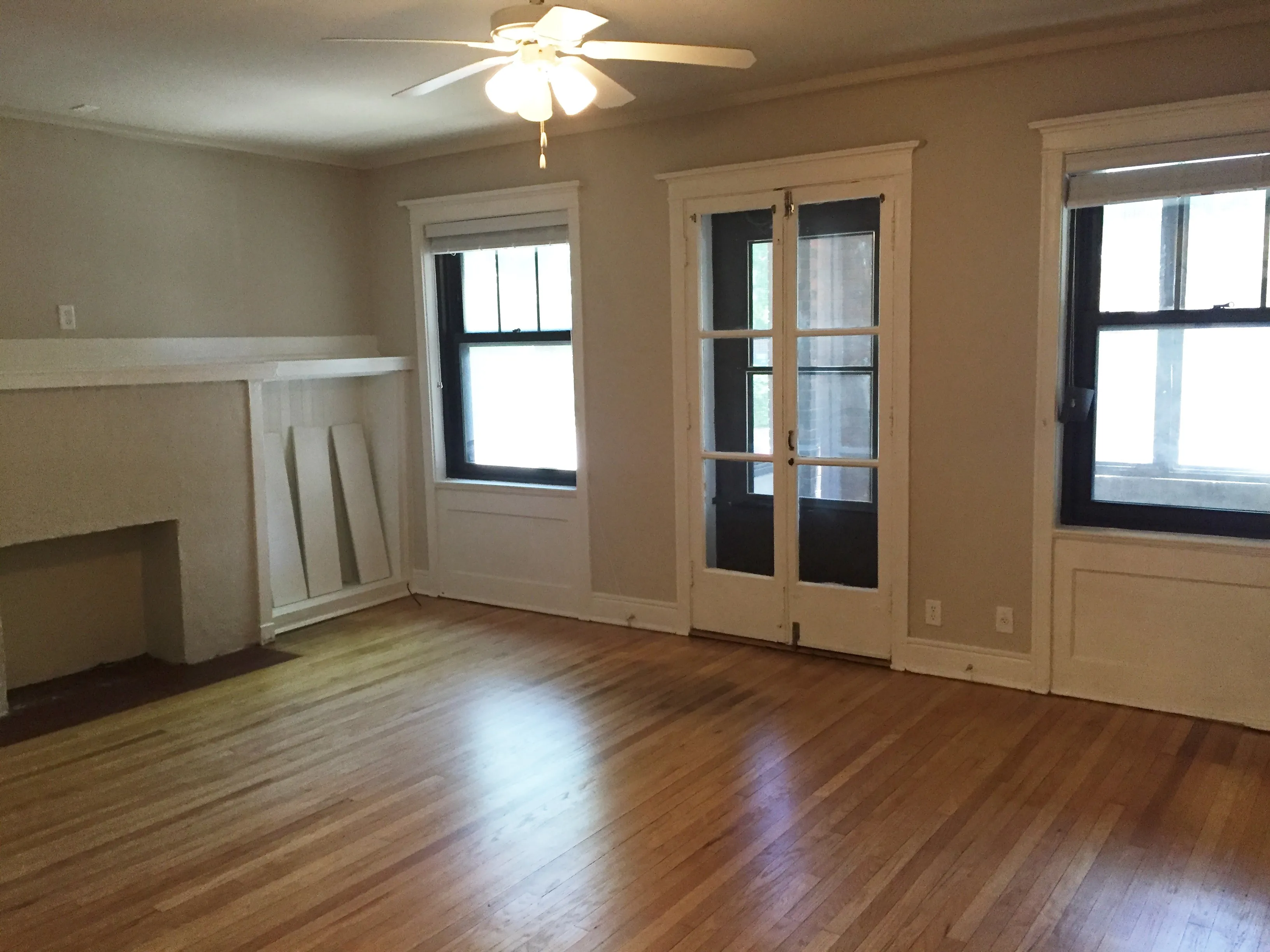 5233 South Greenwood Apartments