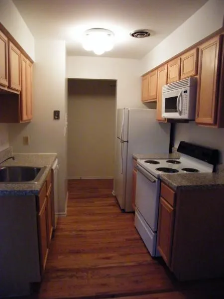 lobby at Sheridan Glen Apartments in Edgewater Chicago