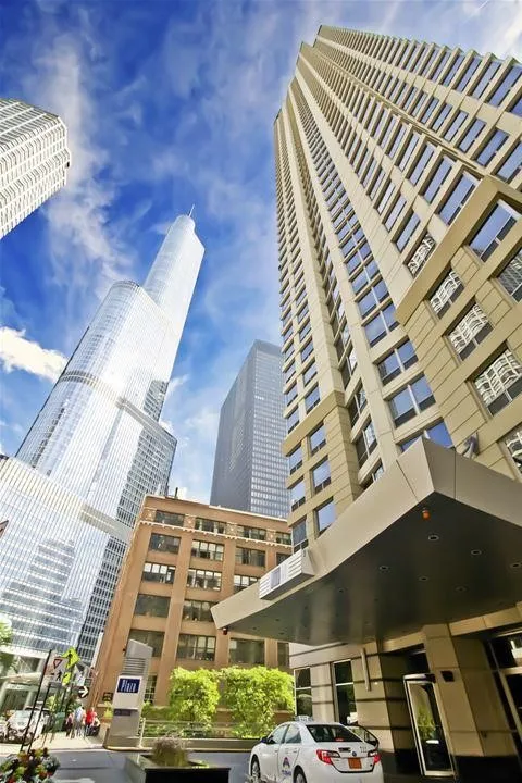 Plaza 440 Apartments