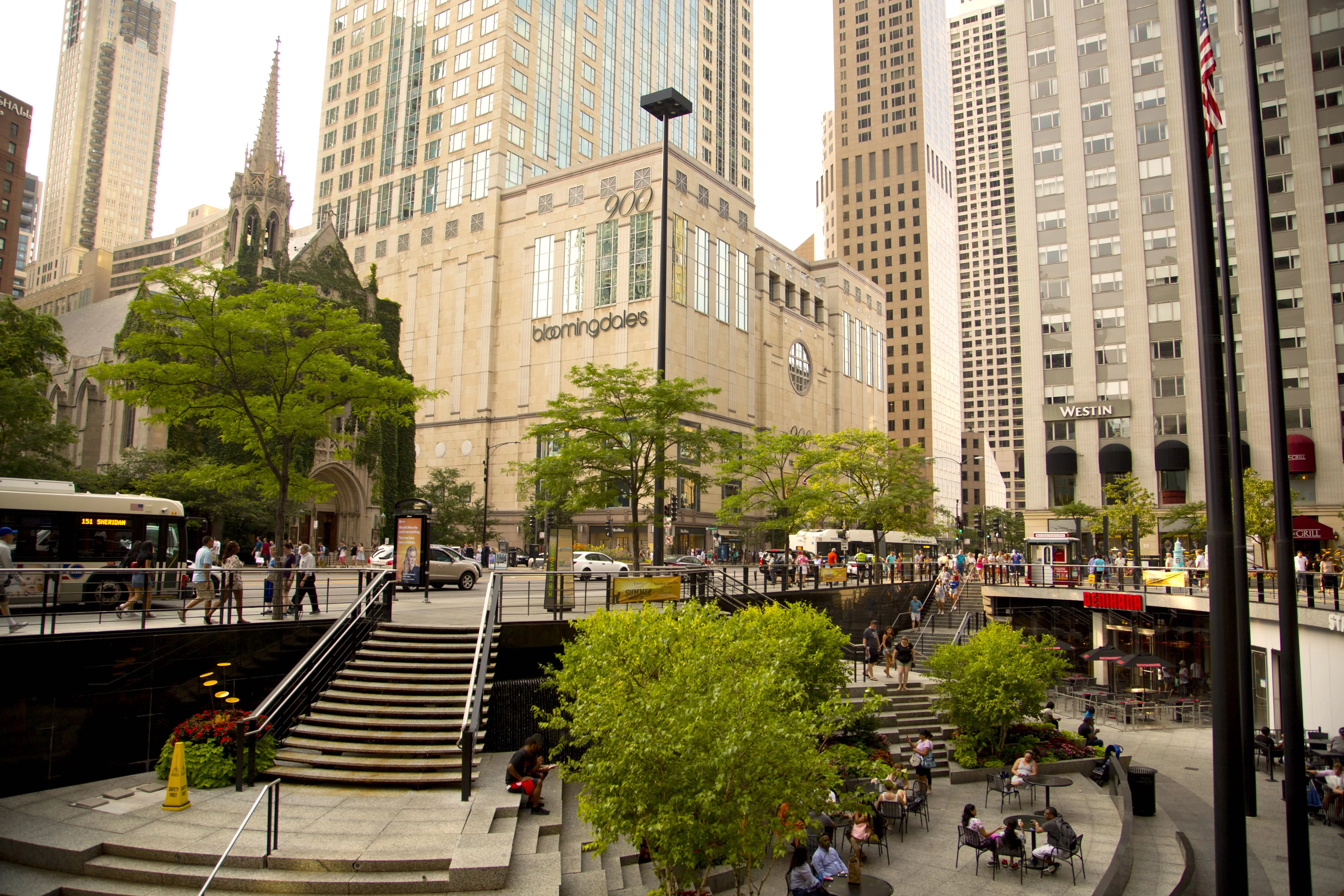 55 West Chestnut Apartments in River North, Chciago