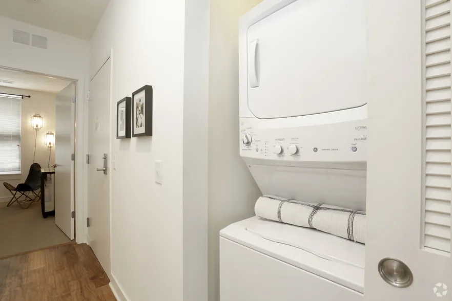 roof deck at Ravenswood Terrace Apartments in Chicago