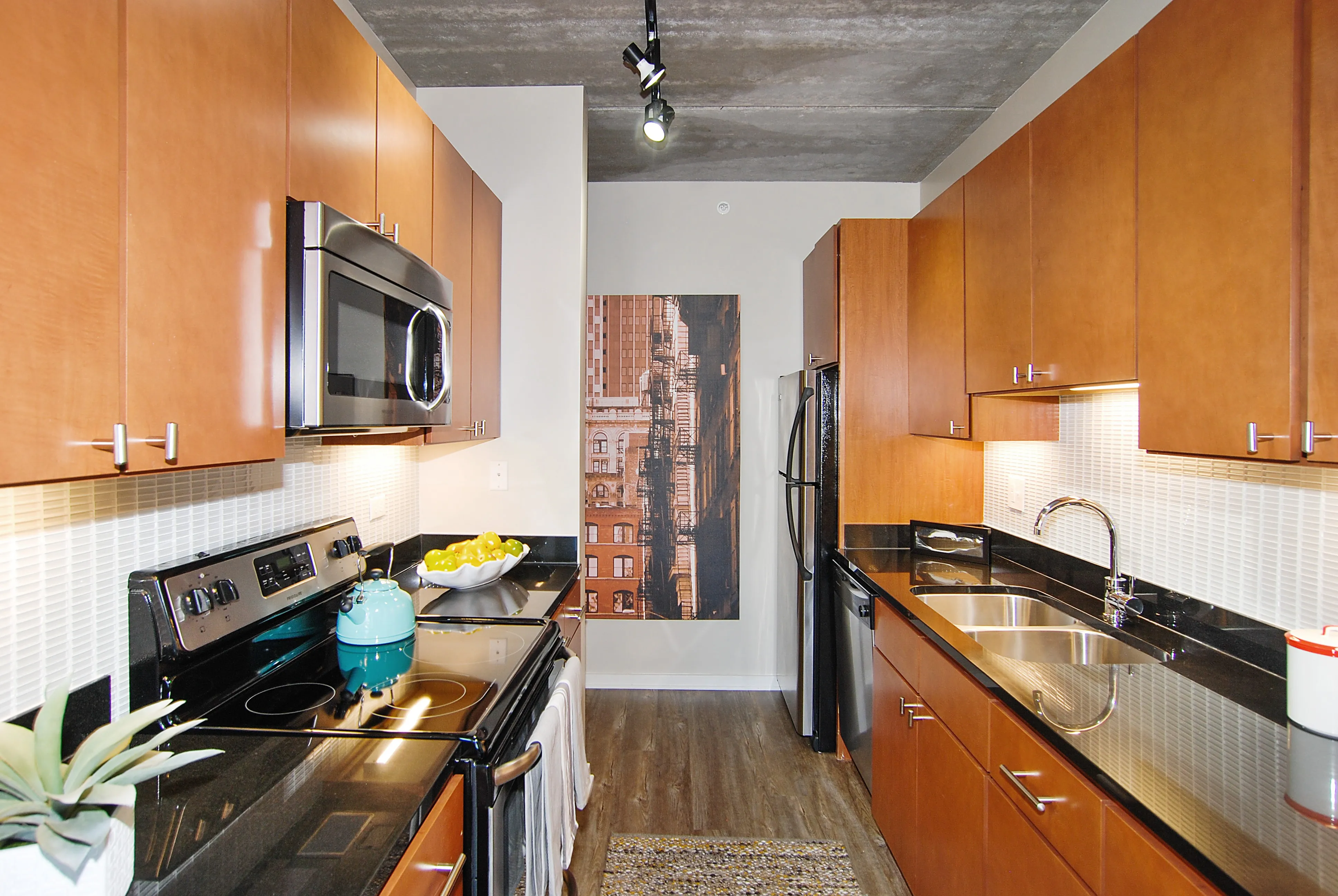 exterior deck of Oak Park Place Apartments