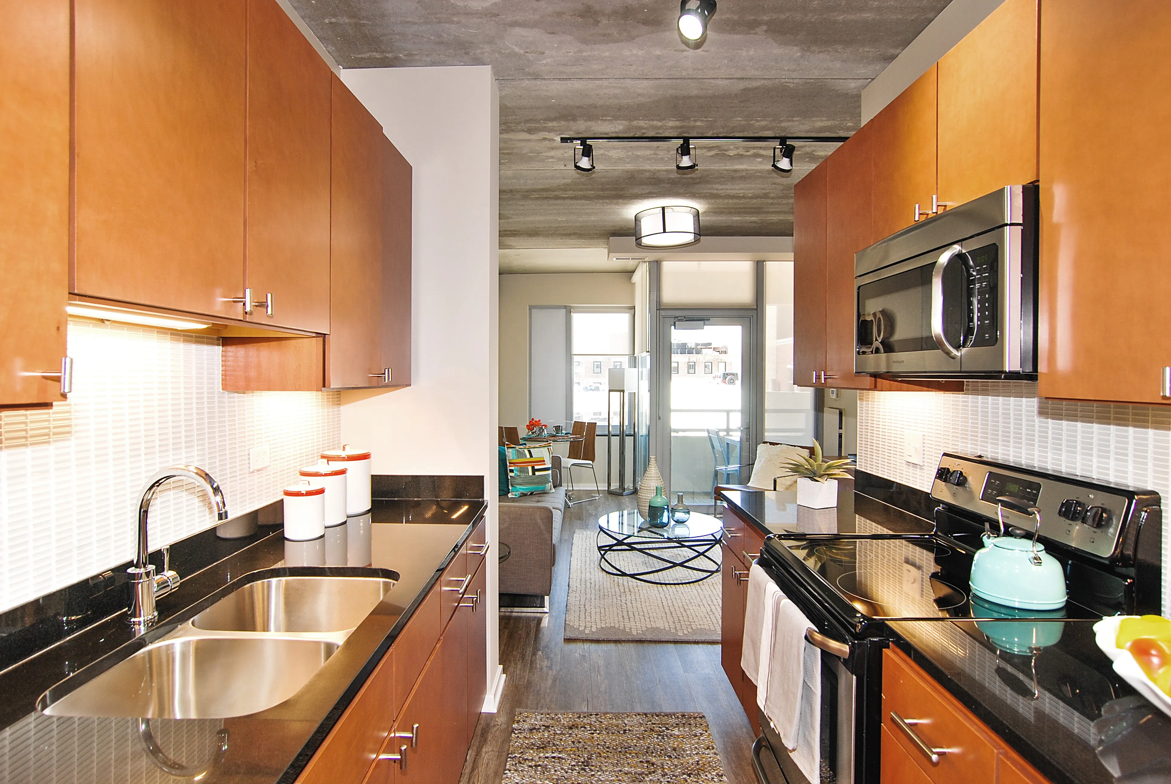 exterior deck of Oak Park Place Apartments