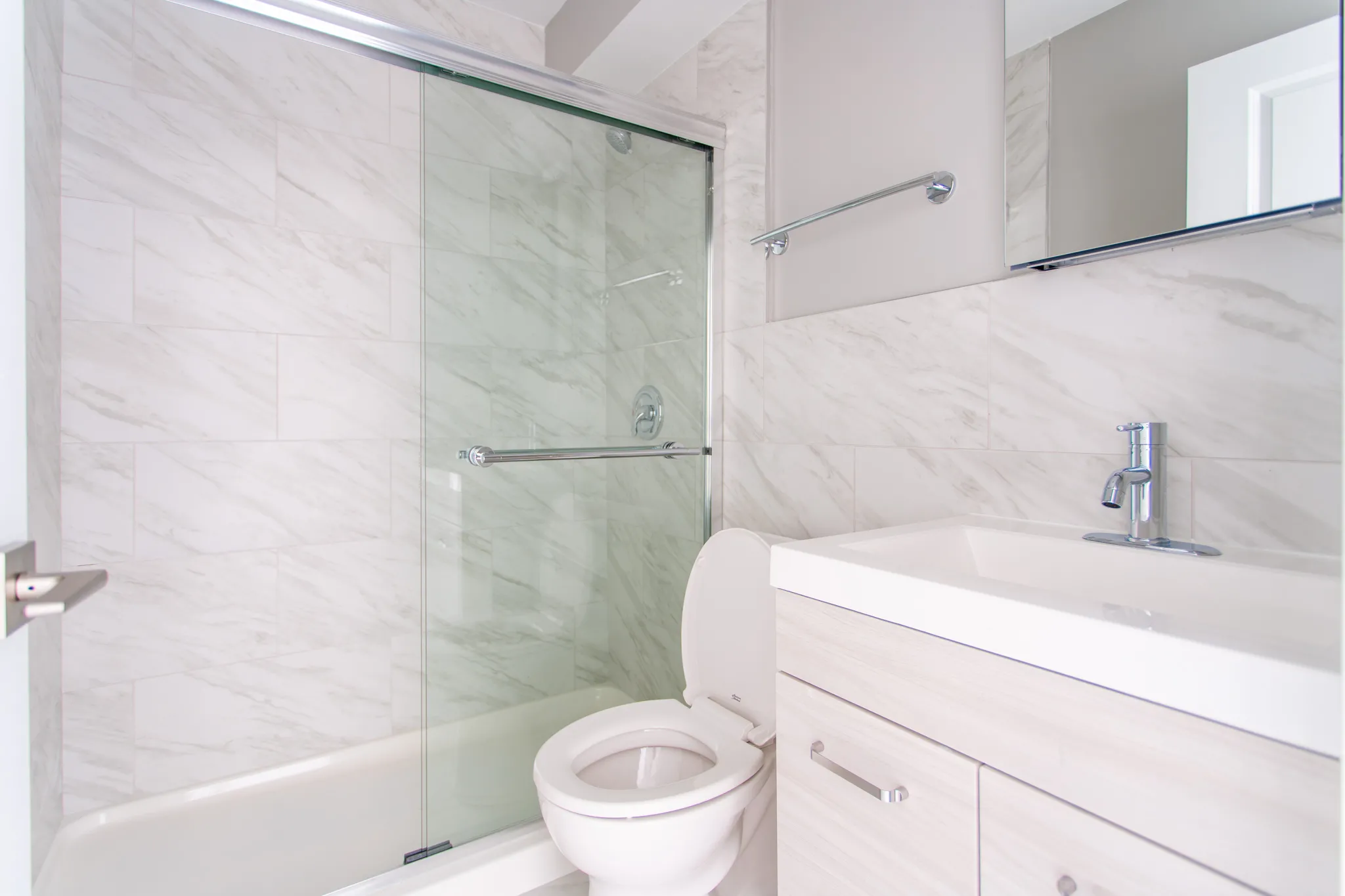  Luxury Studio Kitchen