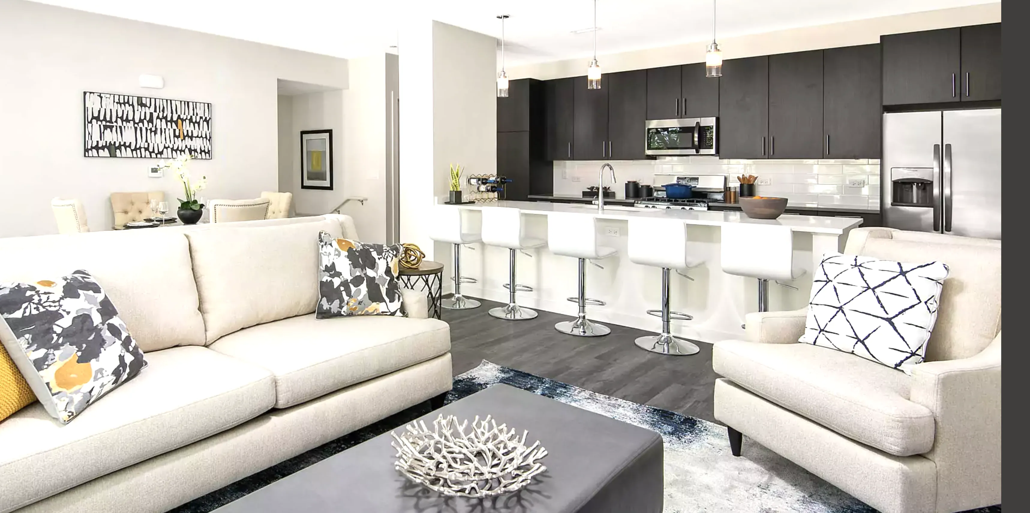 Eight Eleven Uptown Apartments