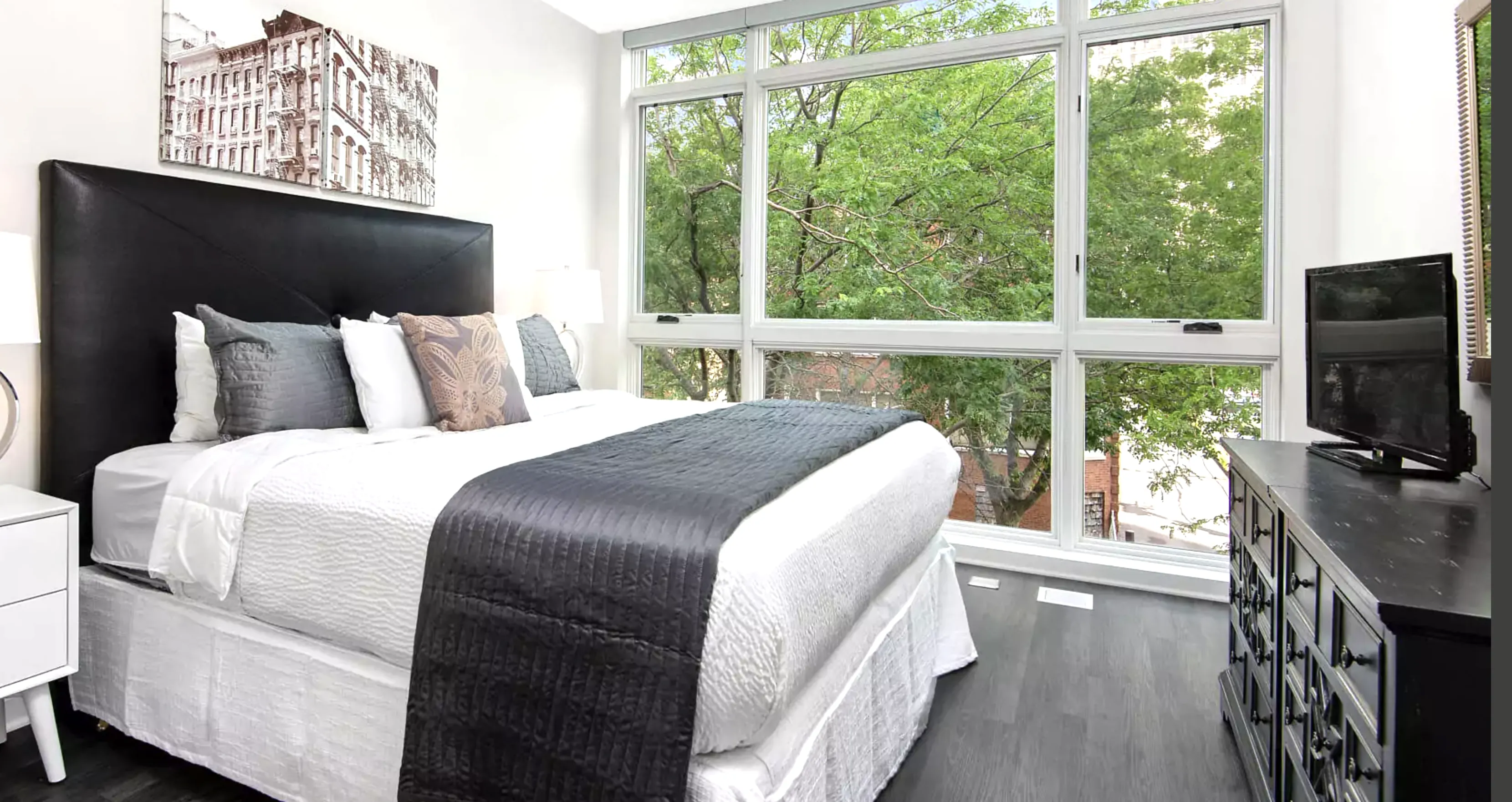 Eight Eleven Uptown Apartments