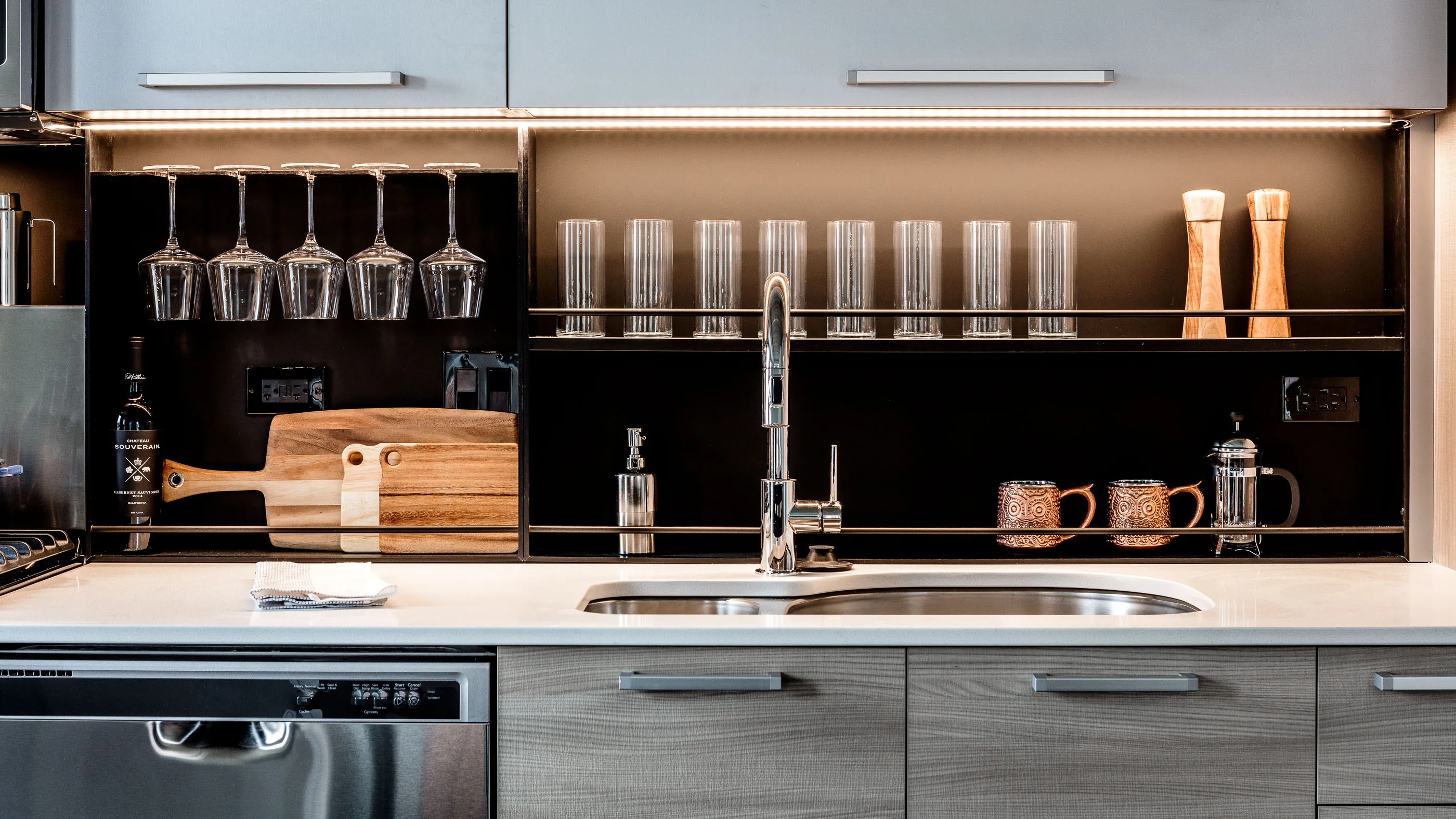 kitchen model at Seven 10 West Apartments in River West Chicago