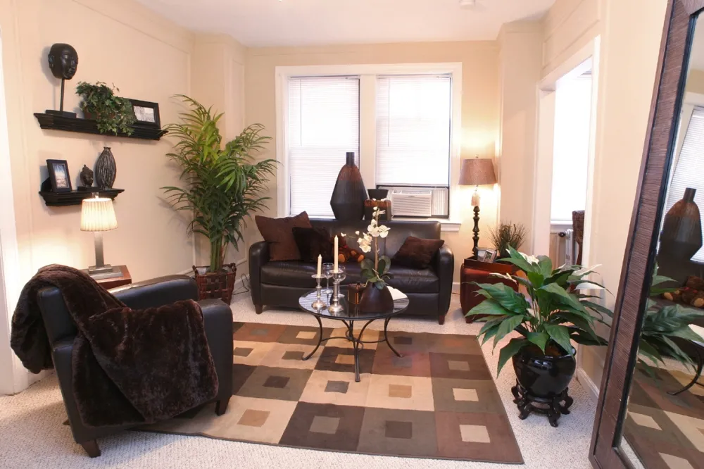 landscaped courtyard at Shorewind Towers Apartments in South Shore Chicago