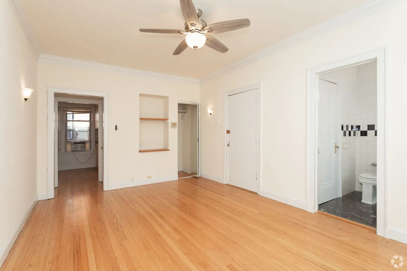 520-28 W Surf Apartments