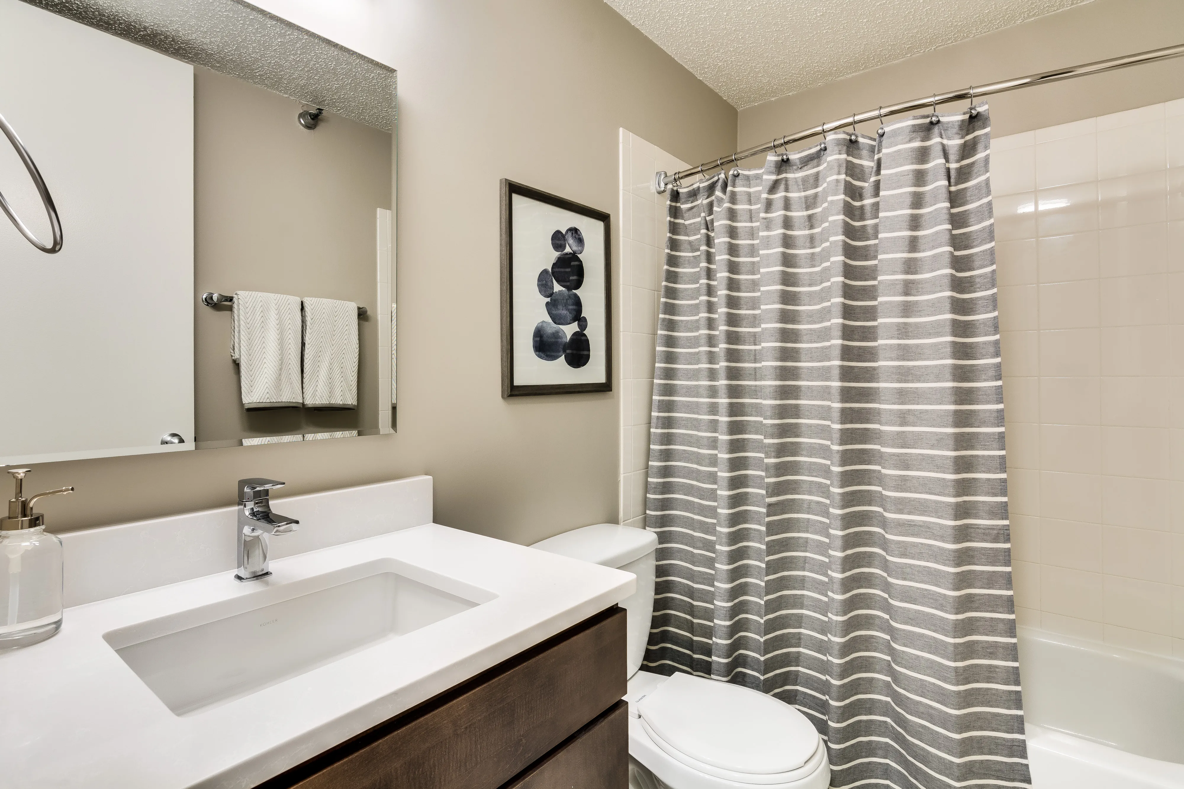 one bedroom model unit at Eugenie Terrace on the Park Apartments