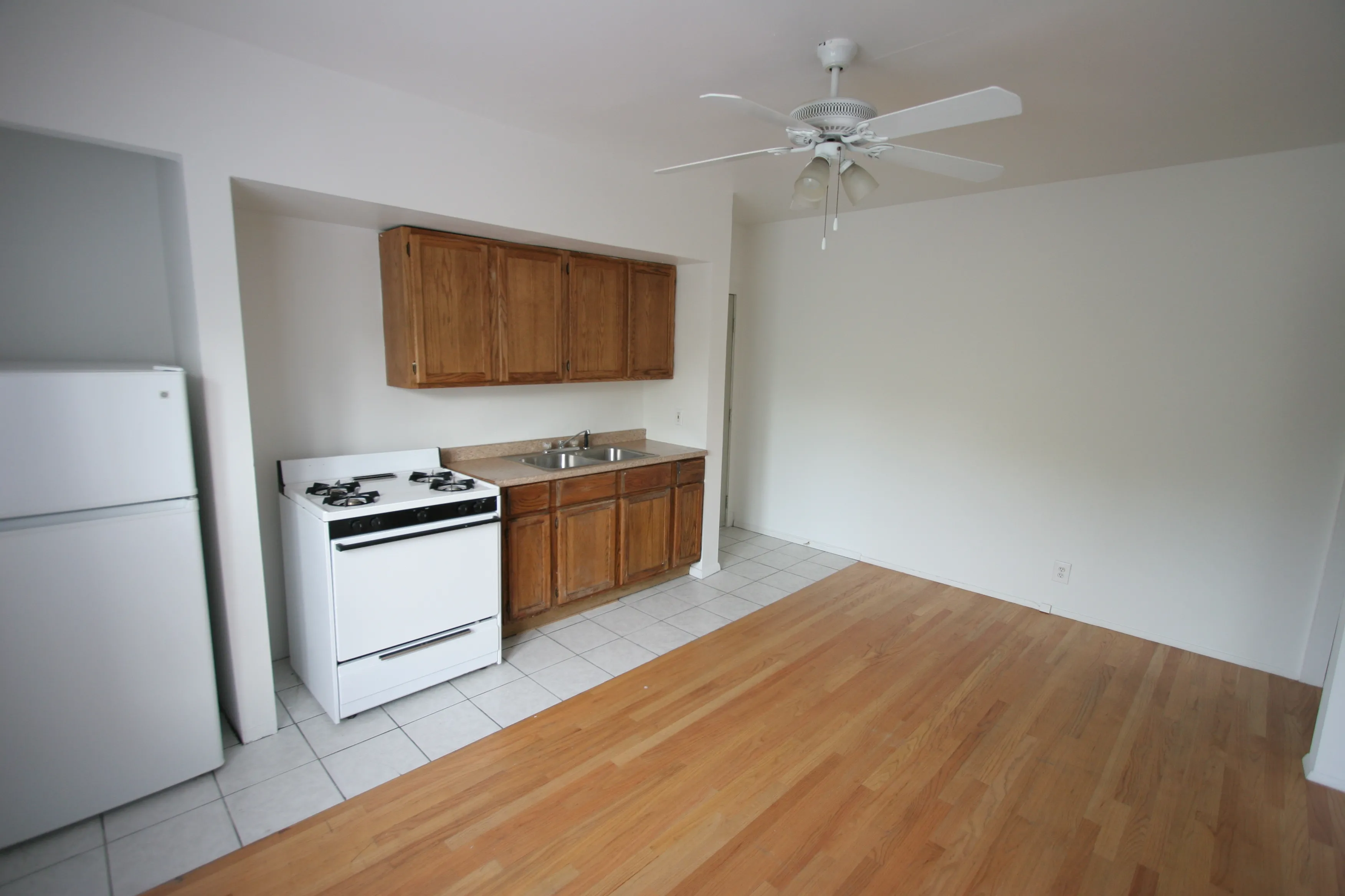 4721 South Ellis Apartments