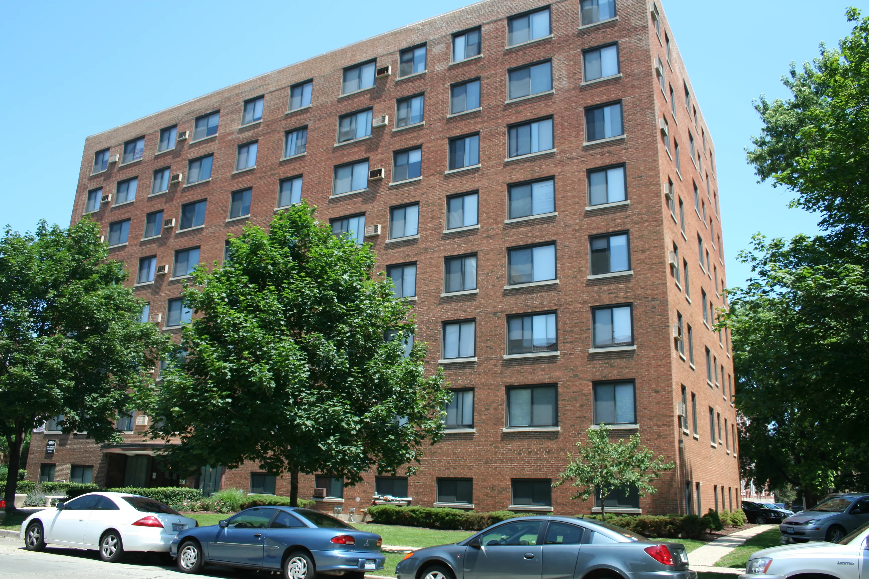 street parking at Main Station Apartments in Evanston Illinois