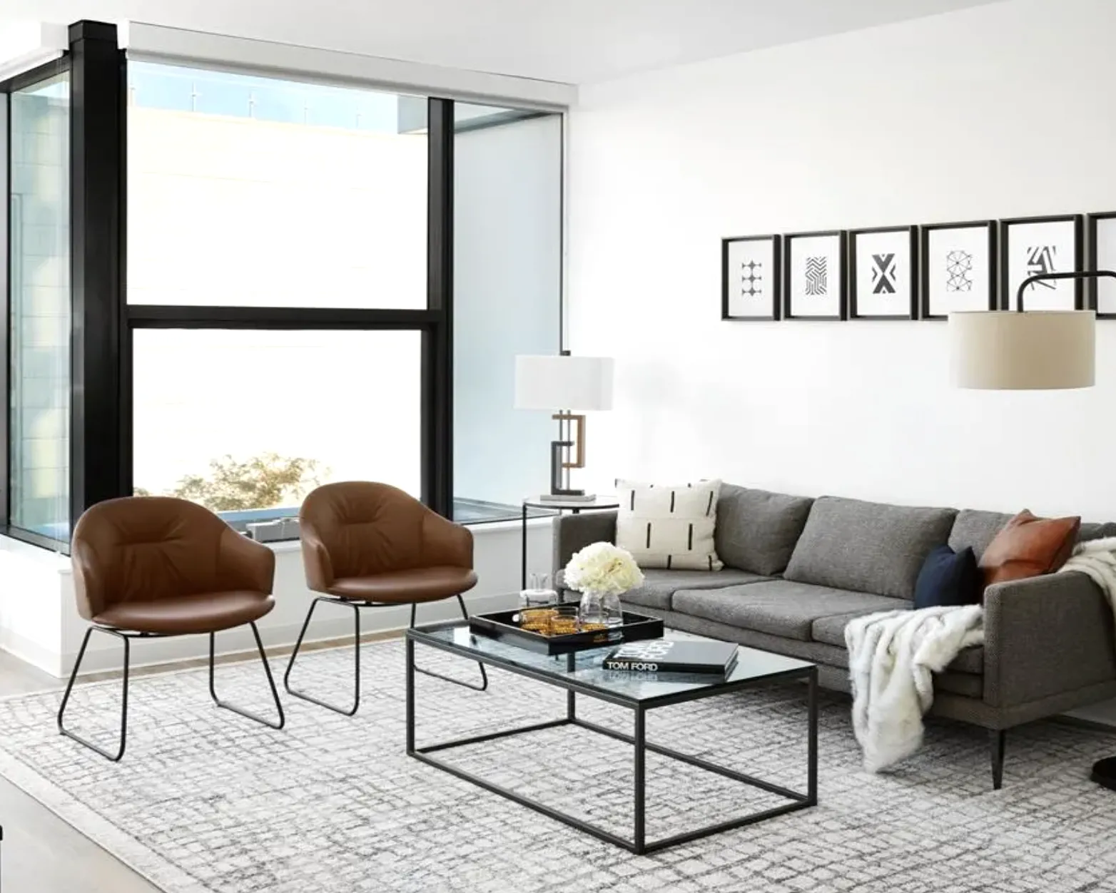 exterior lobby at The Van Buren Apartments in the West Loop in Chicago