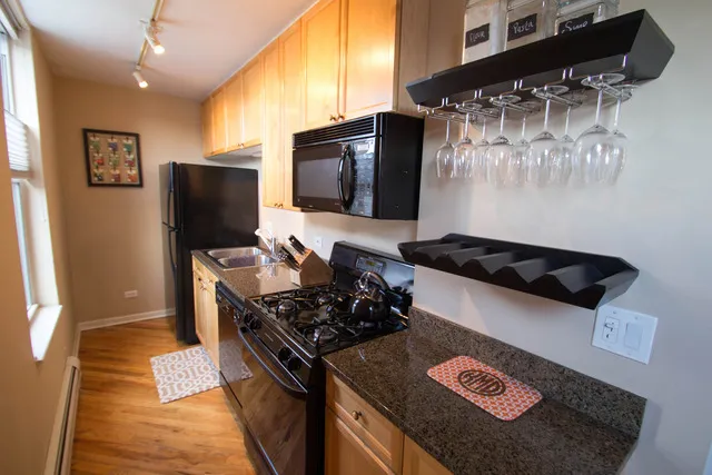 800 West Lill Apartments