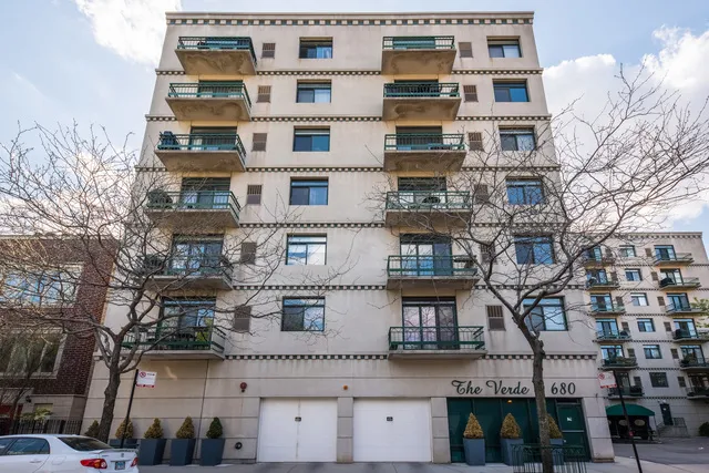 Verde Apartments