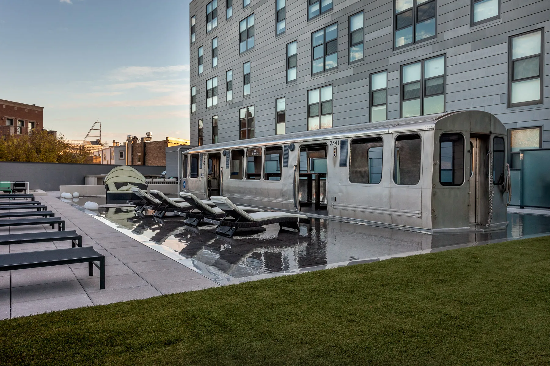 L - Logan Square Apartments