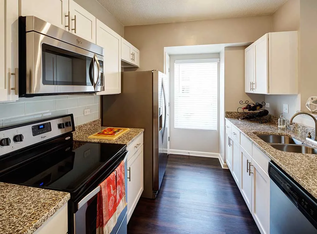 AMLI at Seven Bridges Apartments in Woodbridge, IL