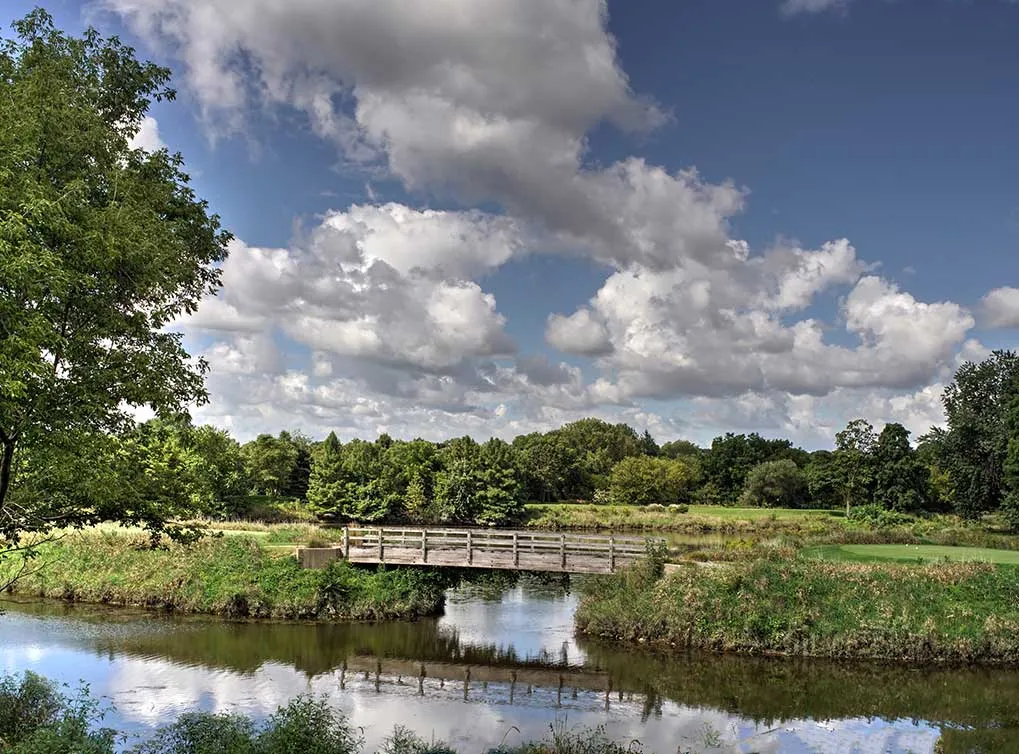 AMLI at Seven Bridges Apartments in Woodbridge, IL