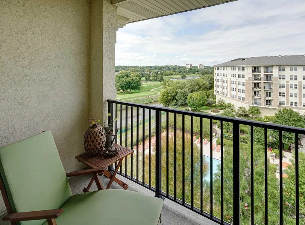 AMLI at Seven Bridges Apartments in Woodbridge, IL