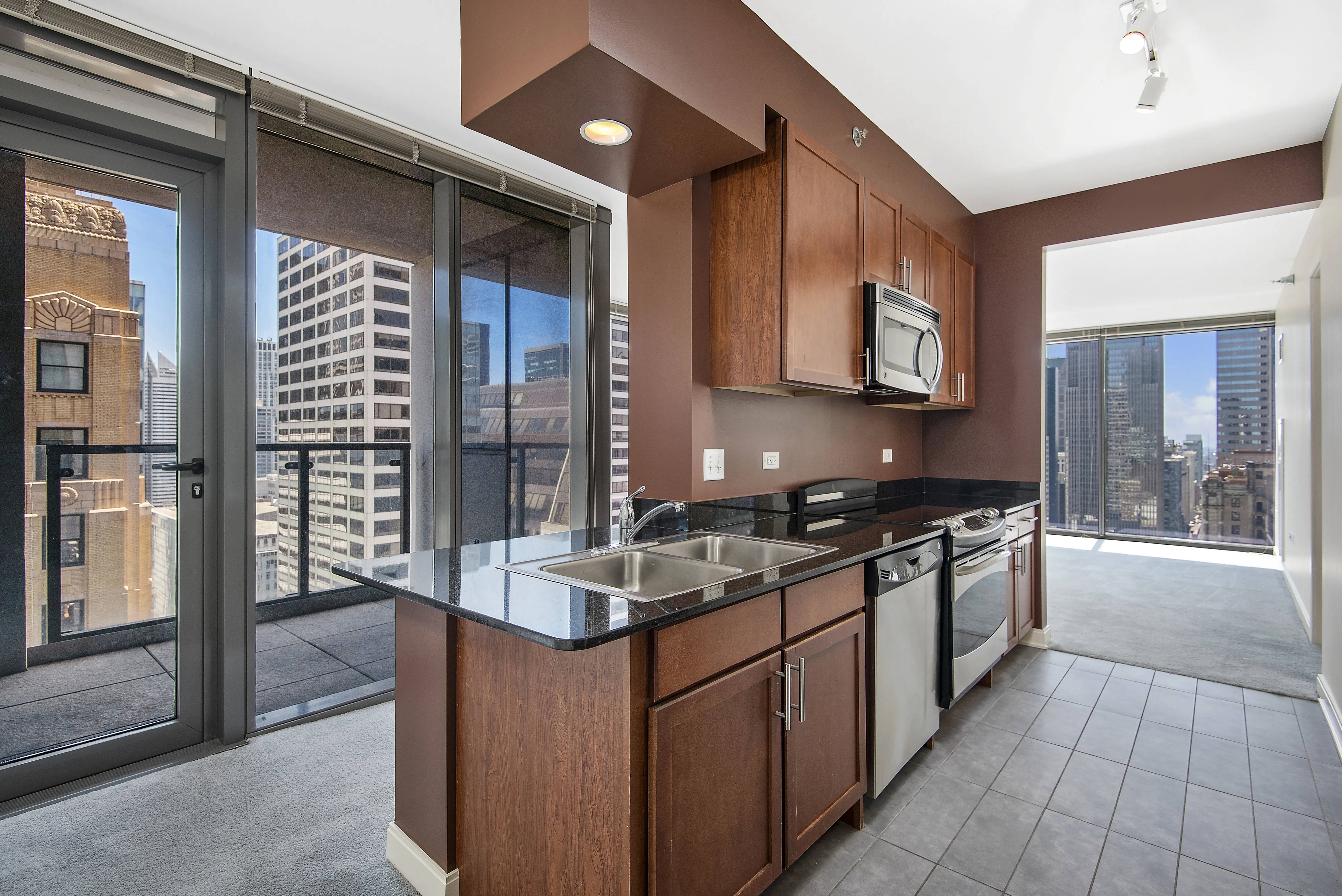 kitchen with downtown view at 200 Square Apartments in Chicago