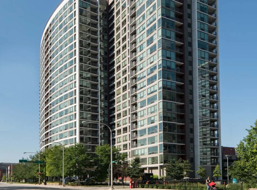 AMLI 900 Apartments in the South Loop Chicago