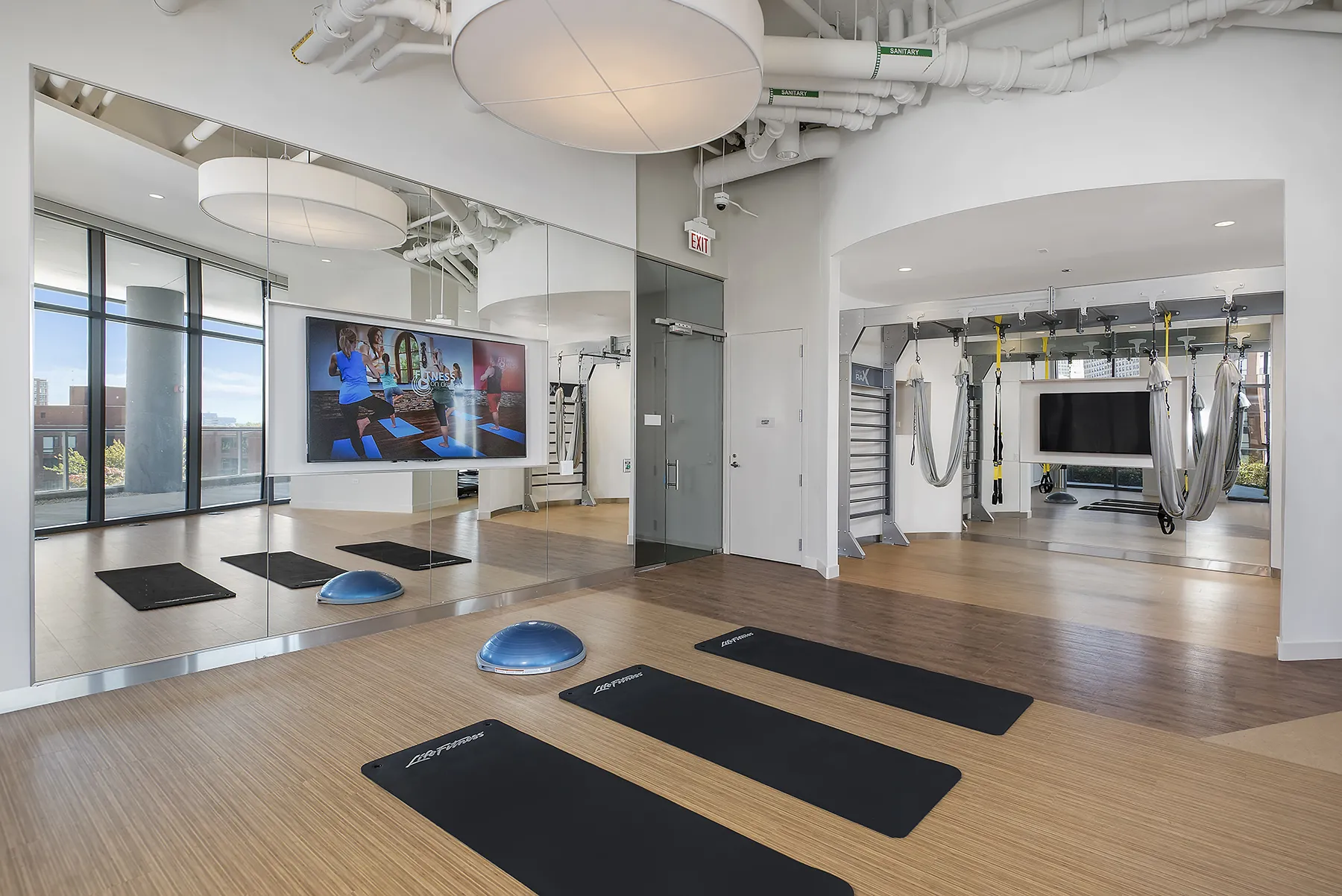 luxury kicthen and island at 1001 South State Apartments in the South Loop