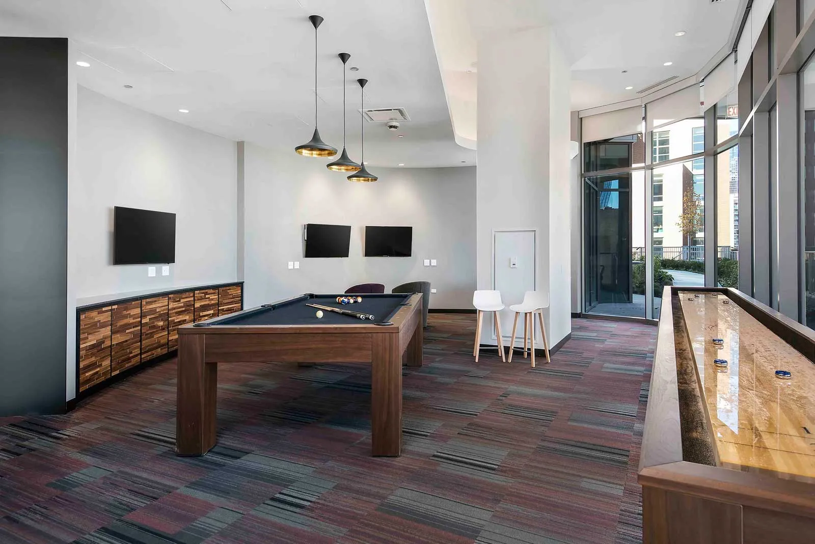 luxury kicthen and island at 1001 South State Apartments in the South Loop