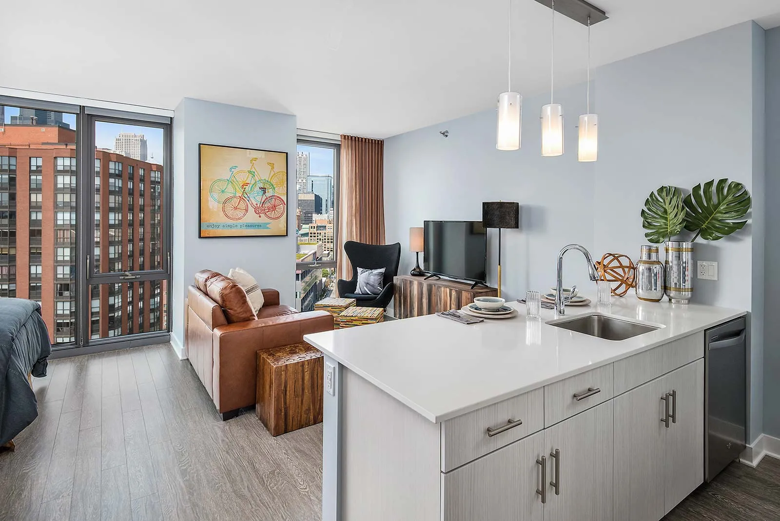 luxury kicthen and island at 1001 South State Apartments in the South Loop