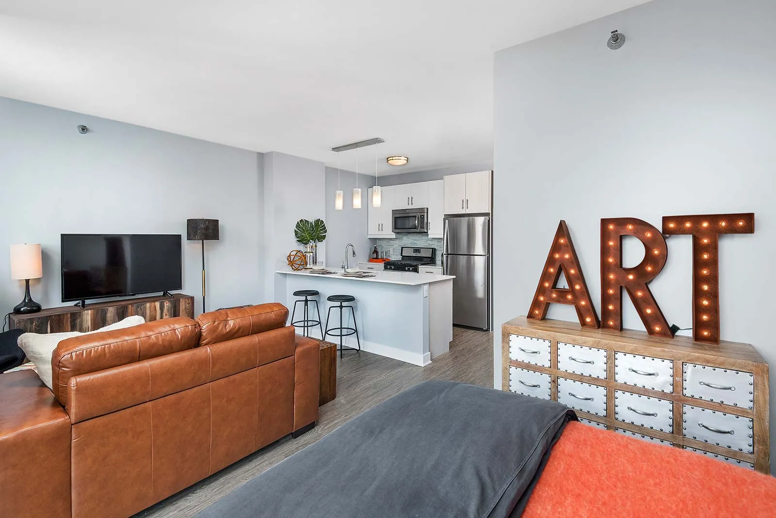 luxury kicthen and island at 1001 South State Apartments in the South Loop