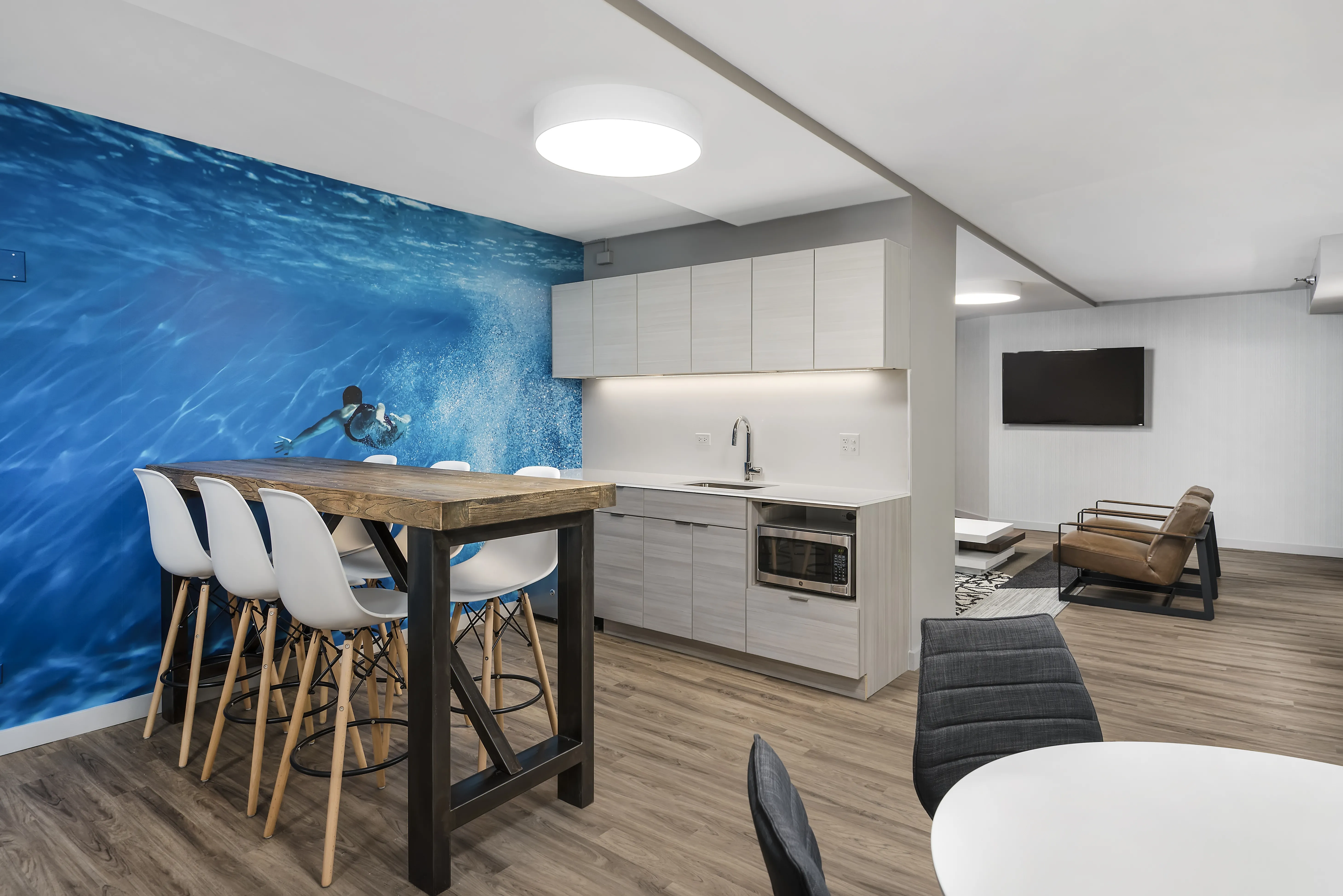 Clubroom at 420 E Ohio Apartments in Streeterville Chicago