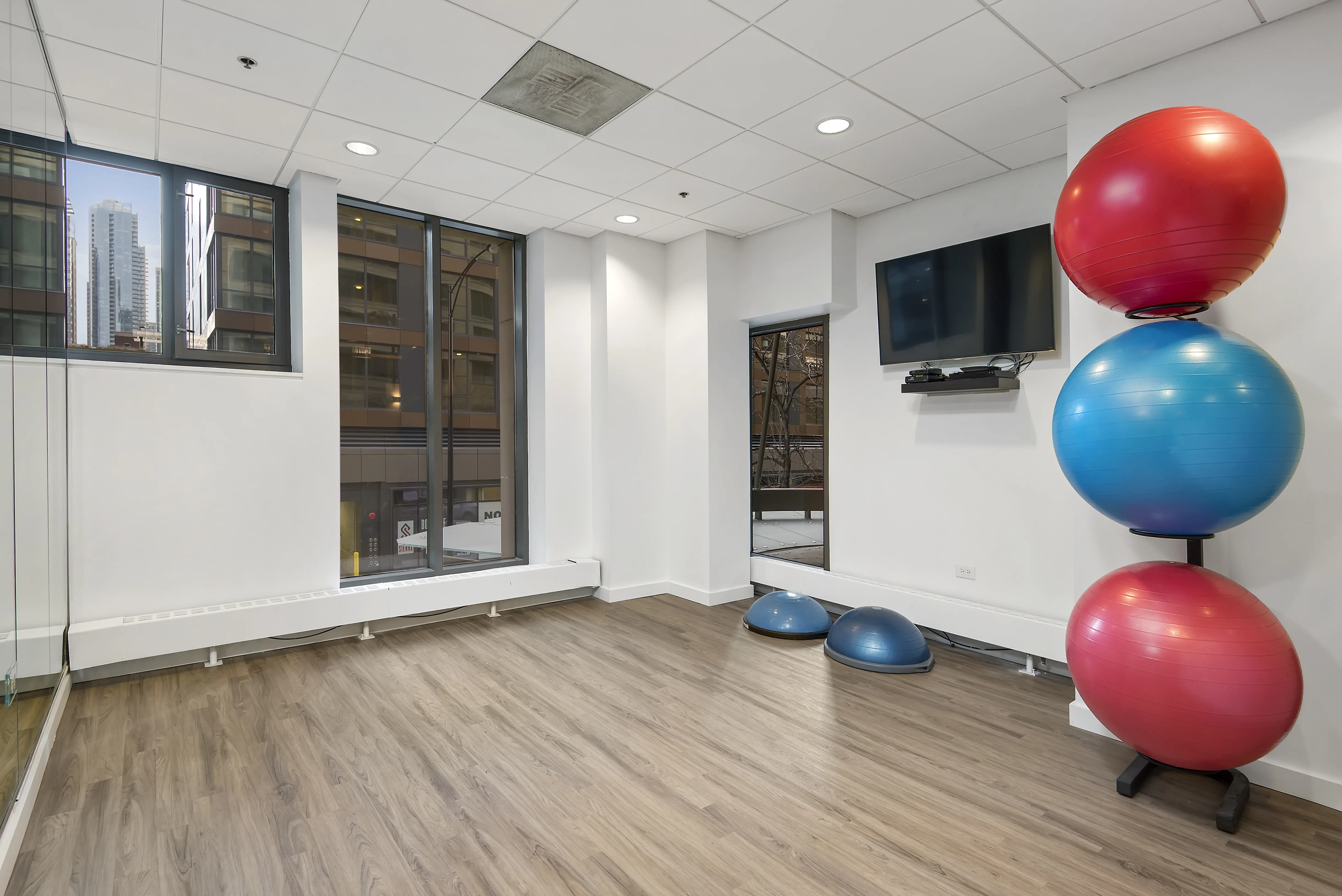Yoga Studio at 420 E Ohio Apartments in Streeterville Chicago