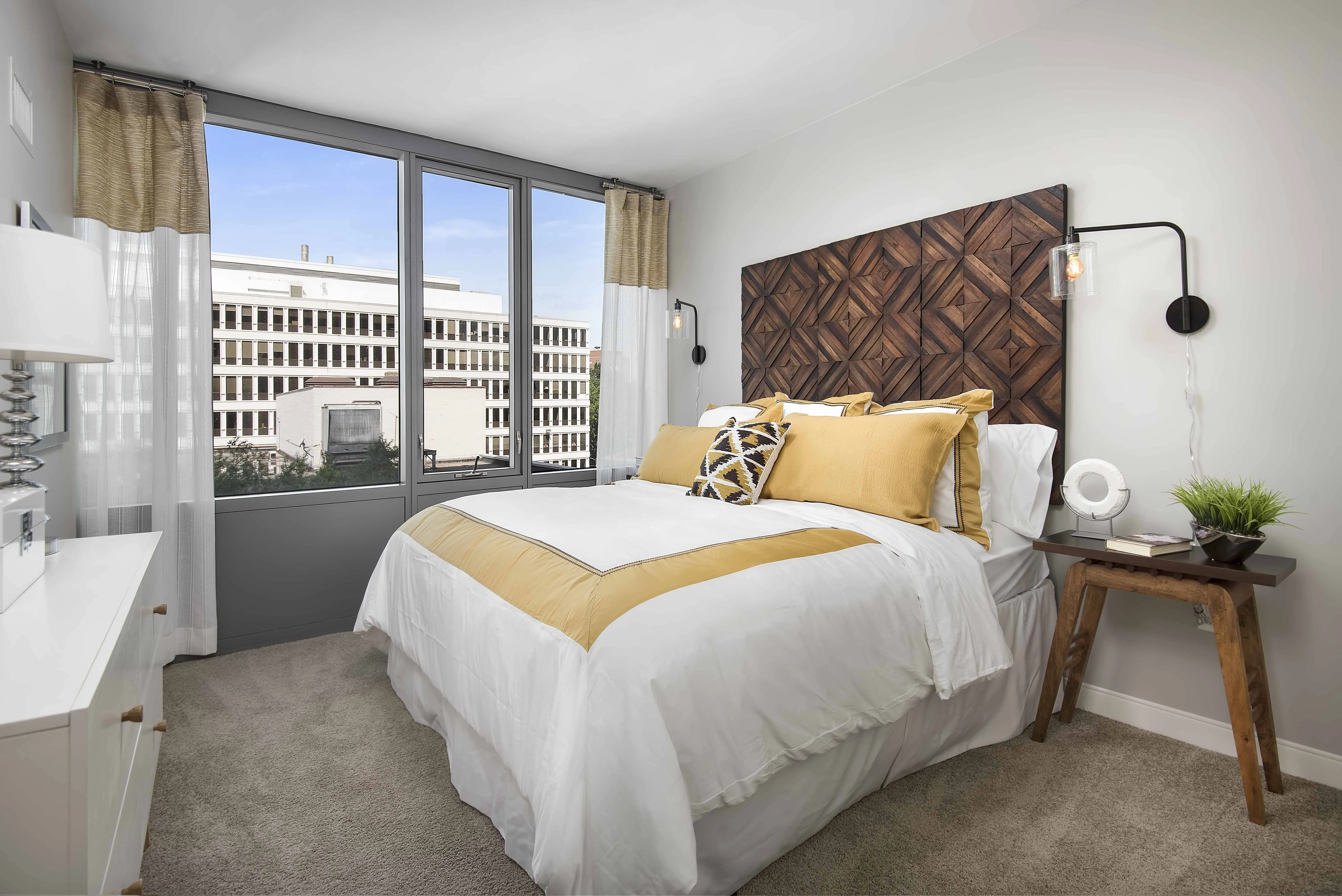 Vantage Oak Park Apartments