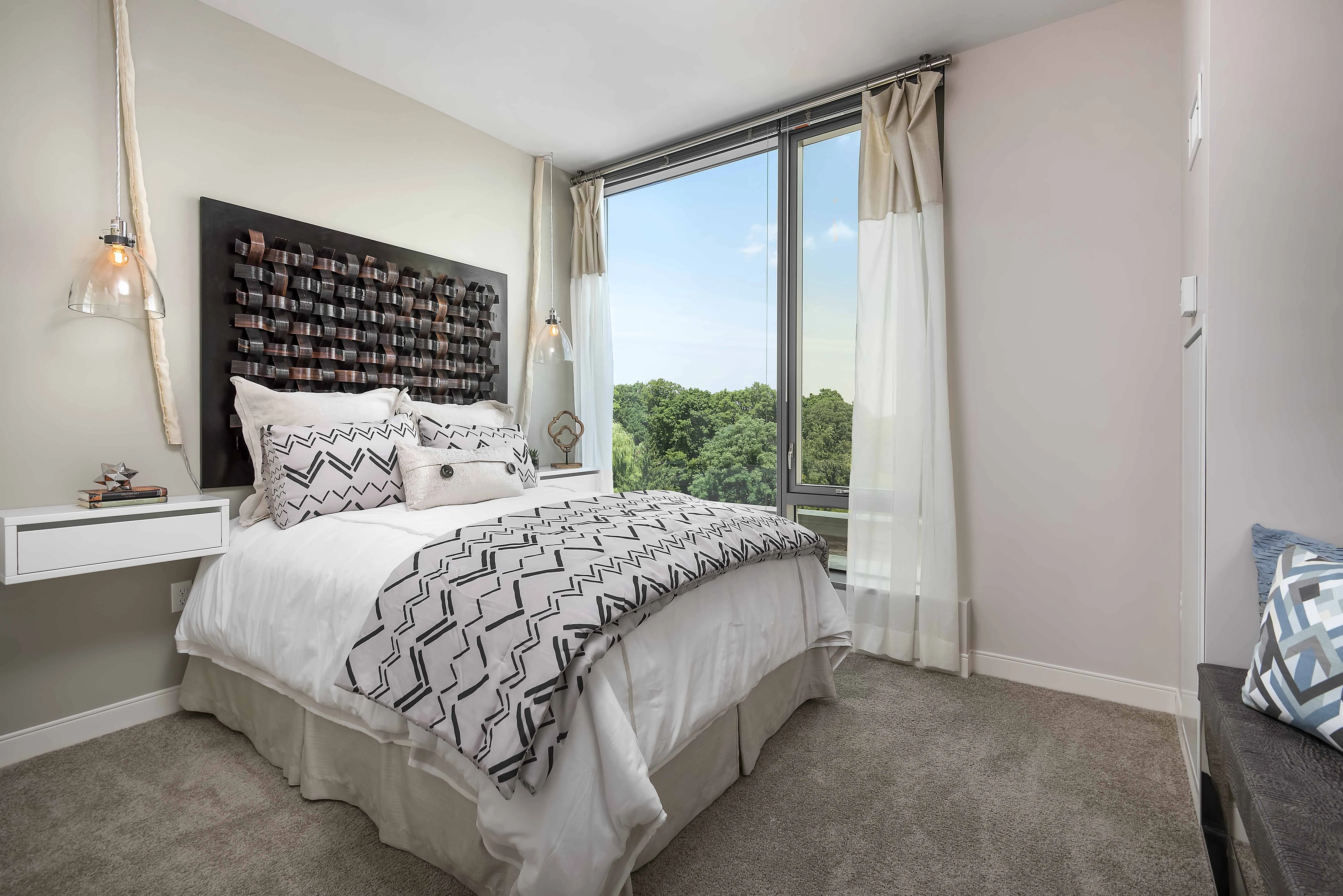 Vantage Oak Park Apartments