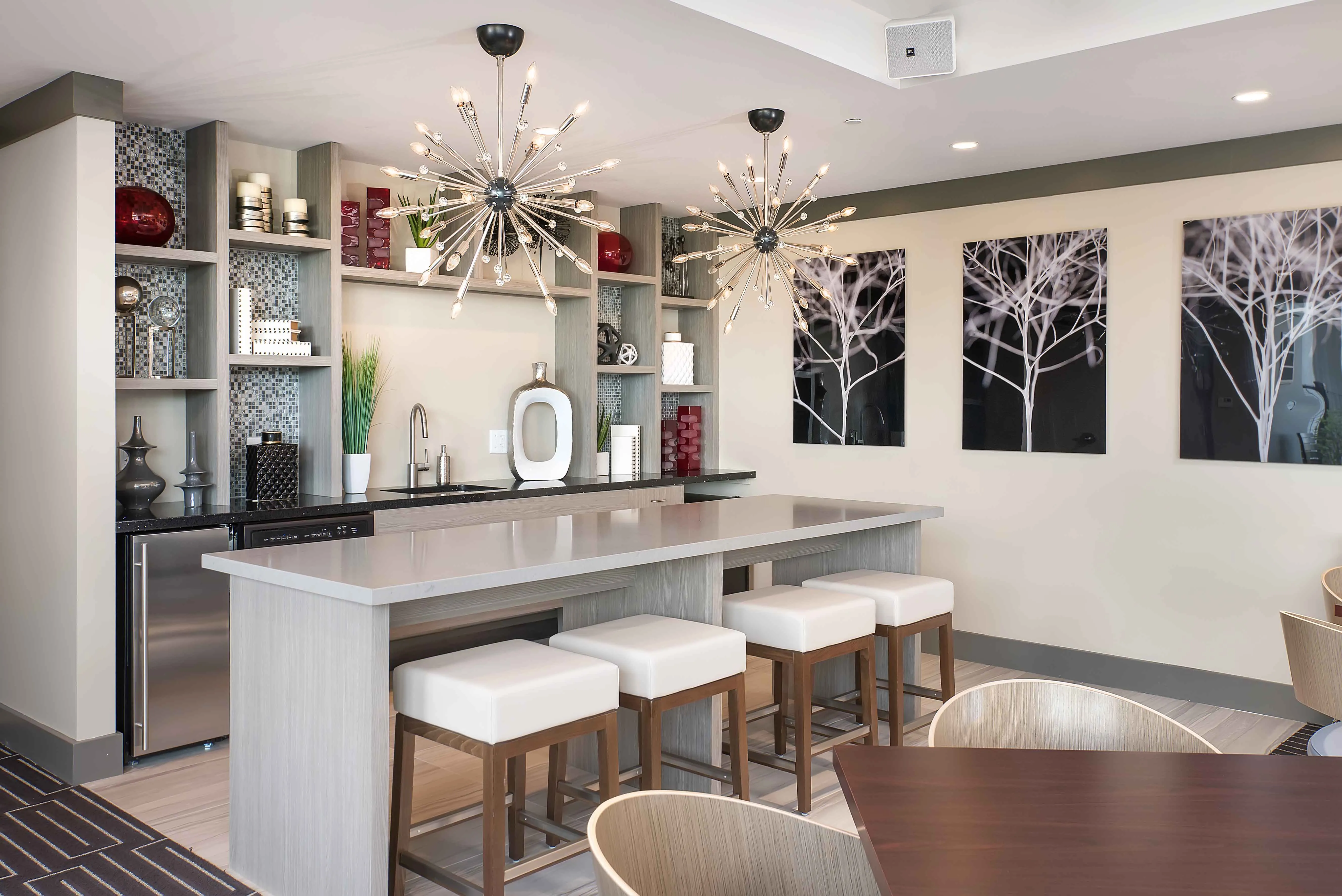 Vantage Oak Park Apartments