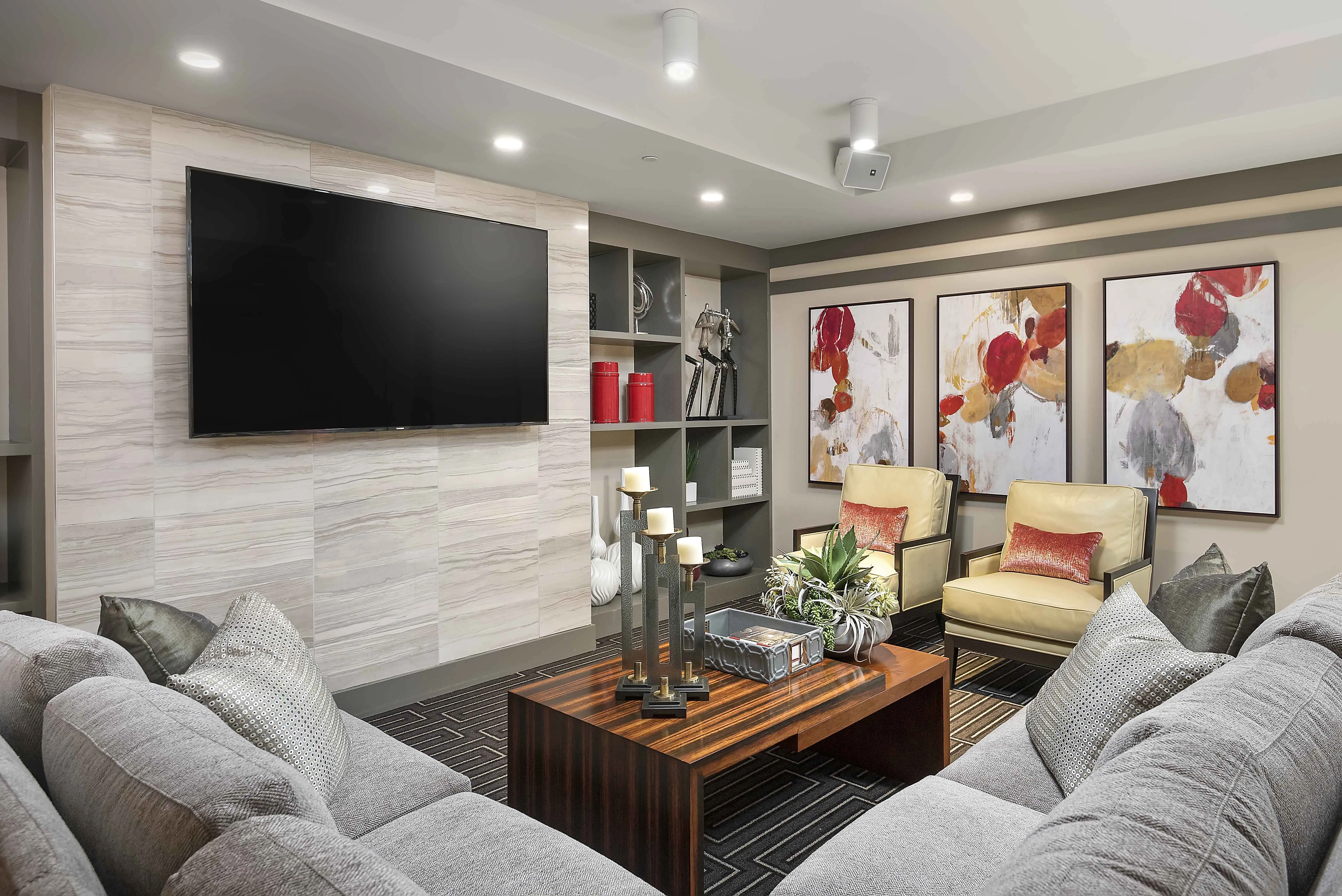 Vantage Oak Park Apartments