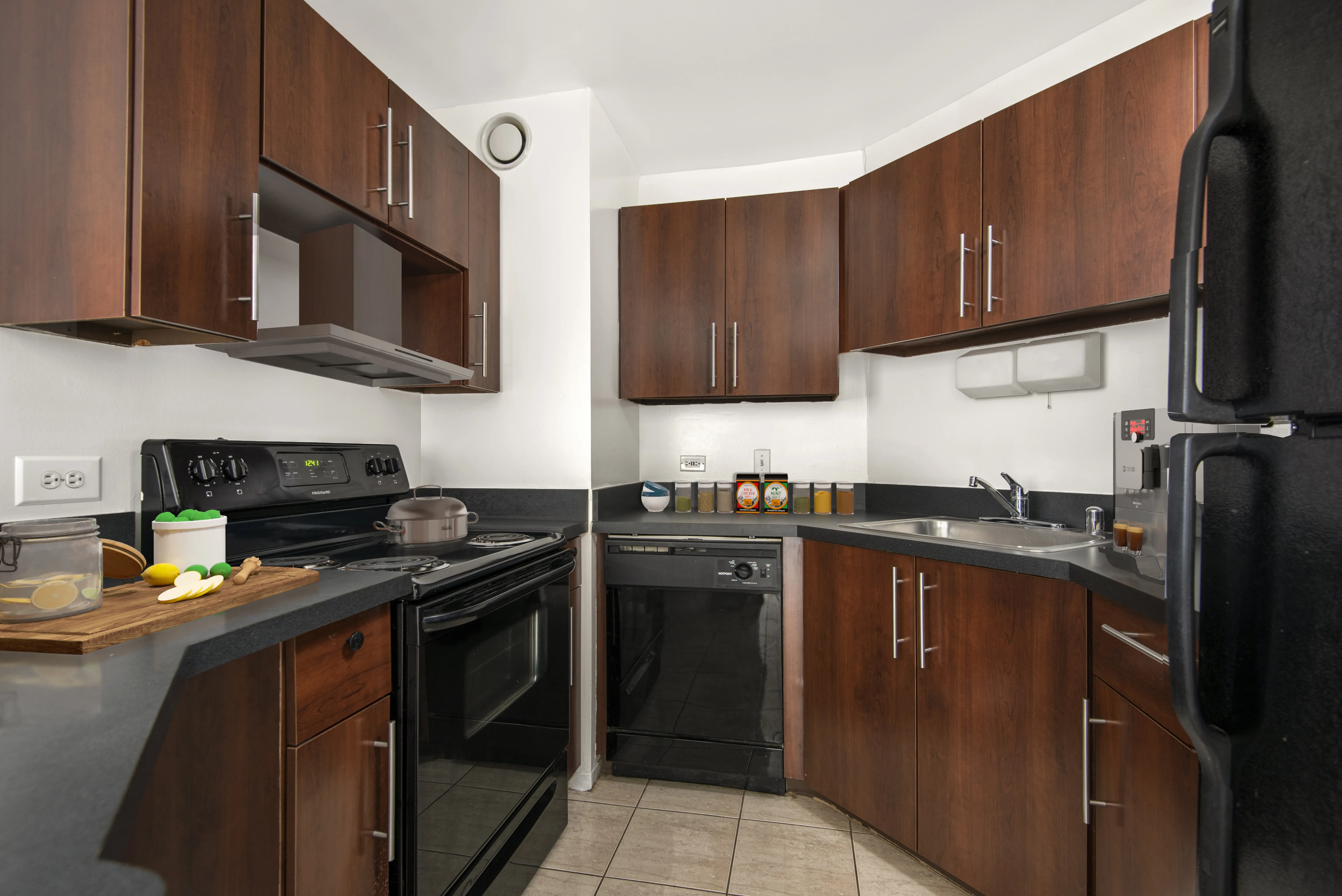 1111 North Dearborn Apartments