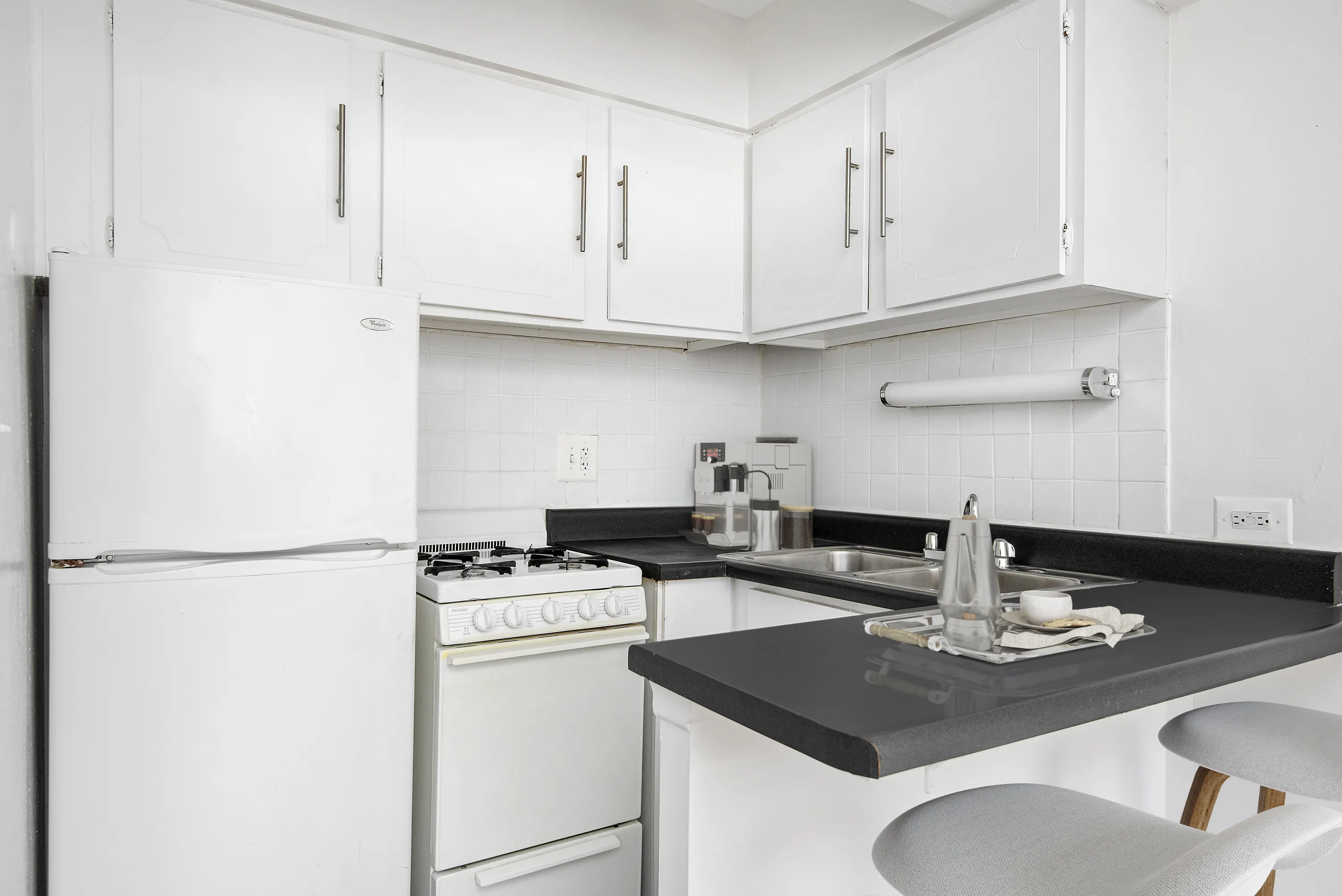 544 West Melrose Apartments