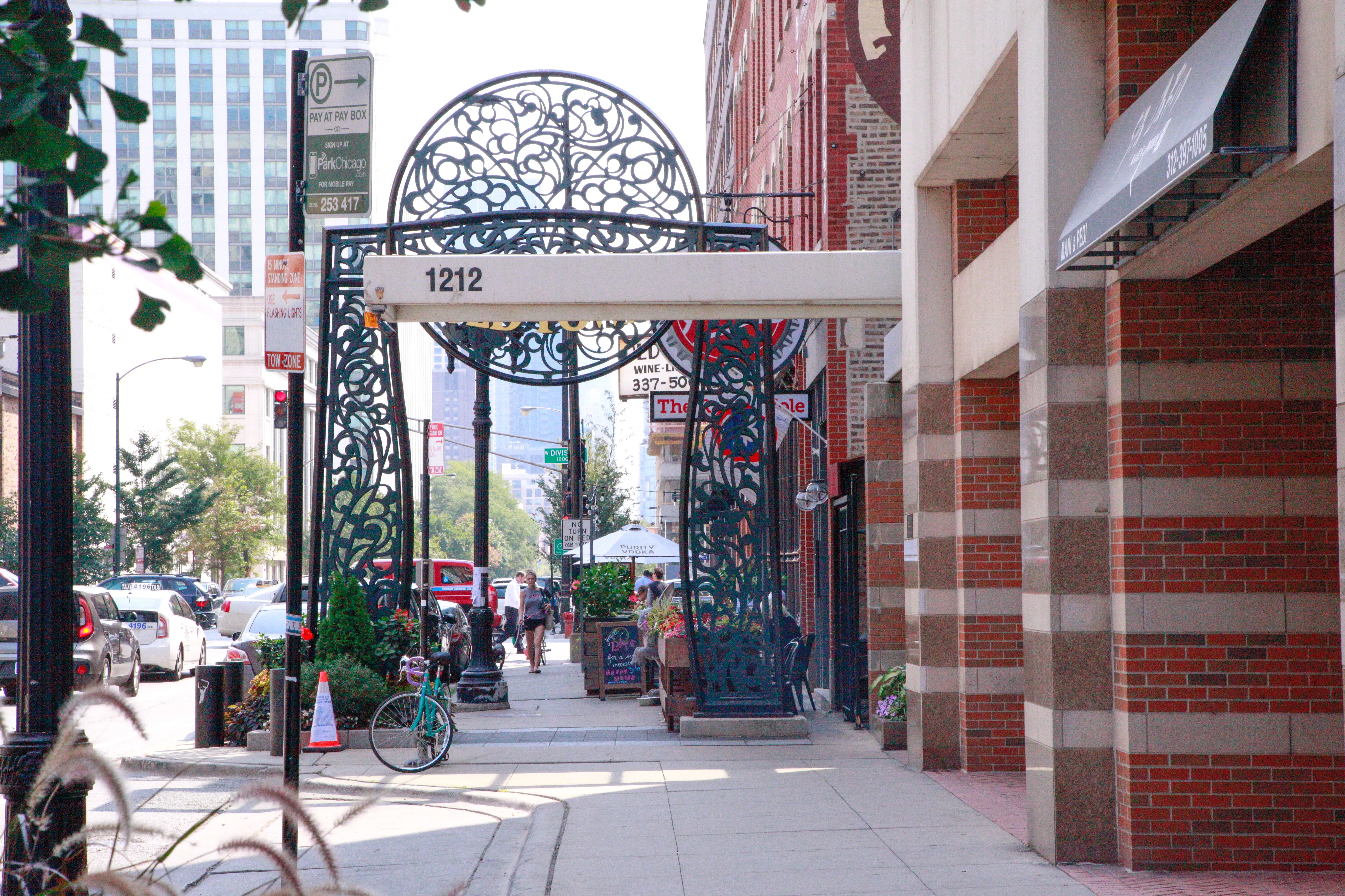 1212 N WELLS ST 60610-Neapolitan-Chicago-IL
