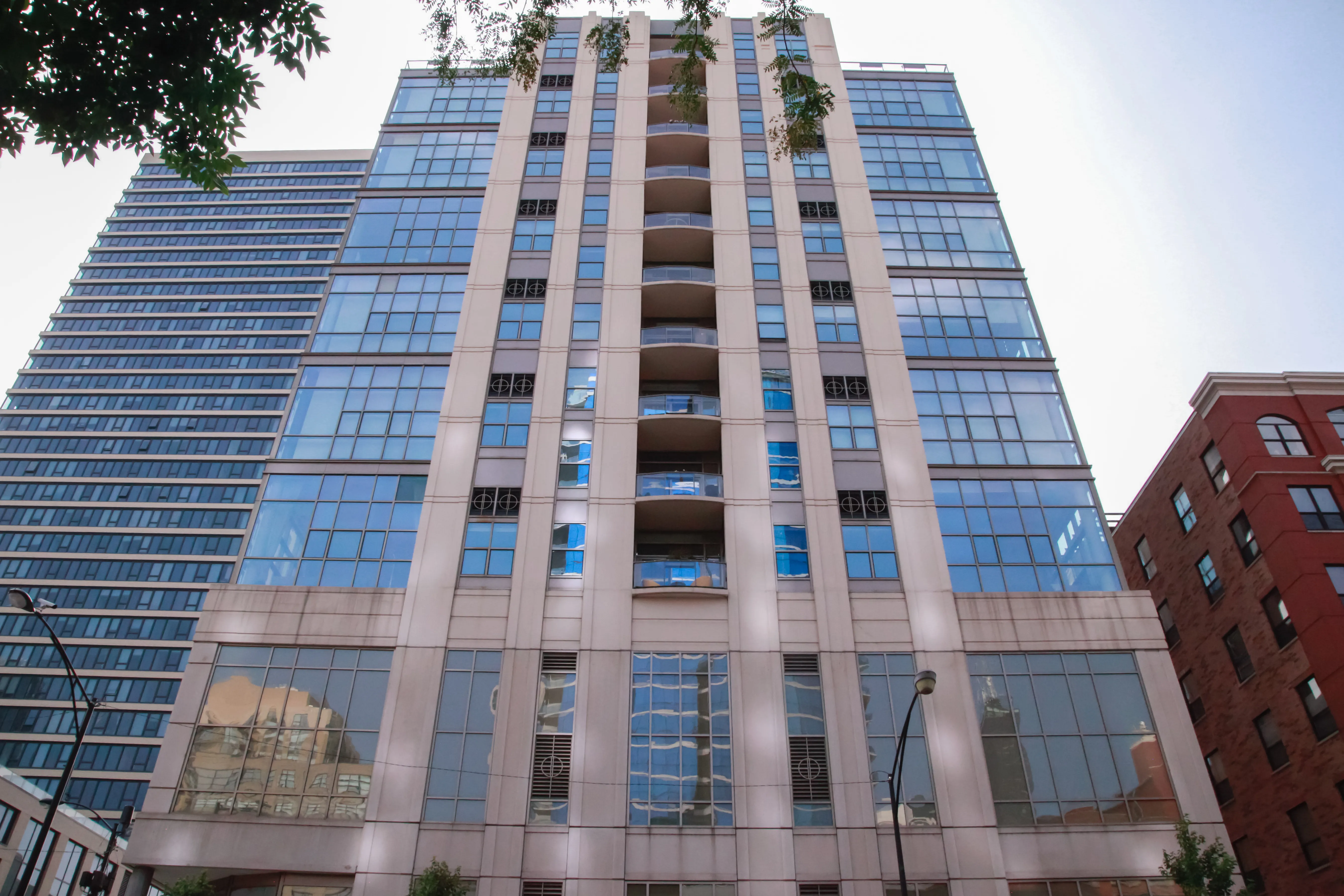 Superior at LaSalle Apartments