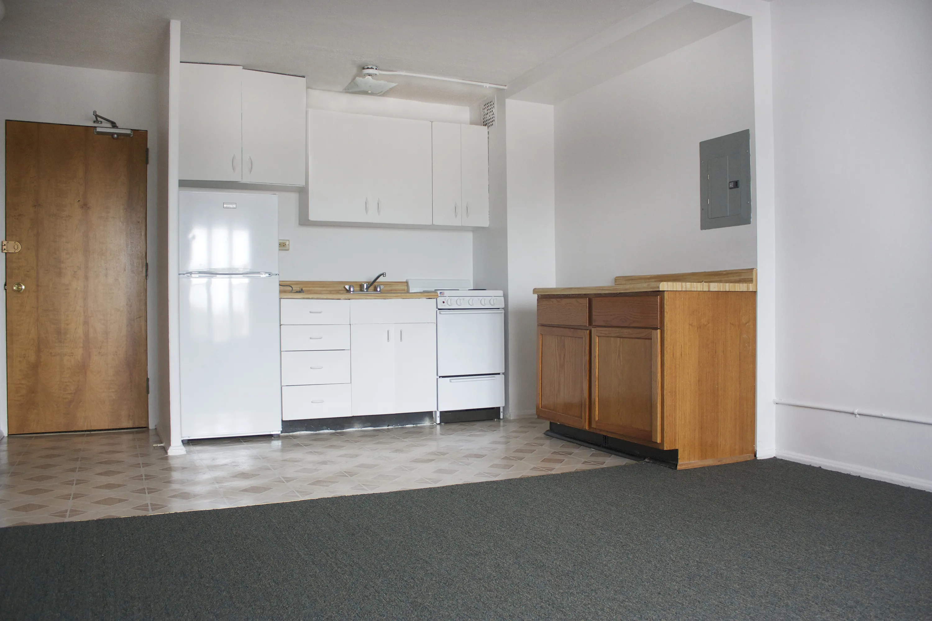 7333 Ridge Apartments